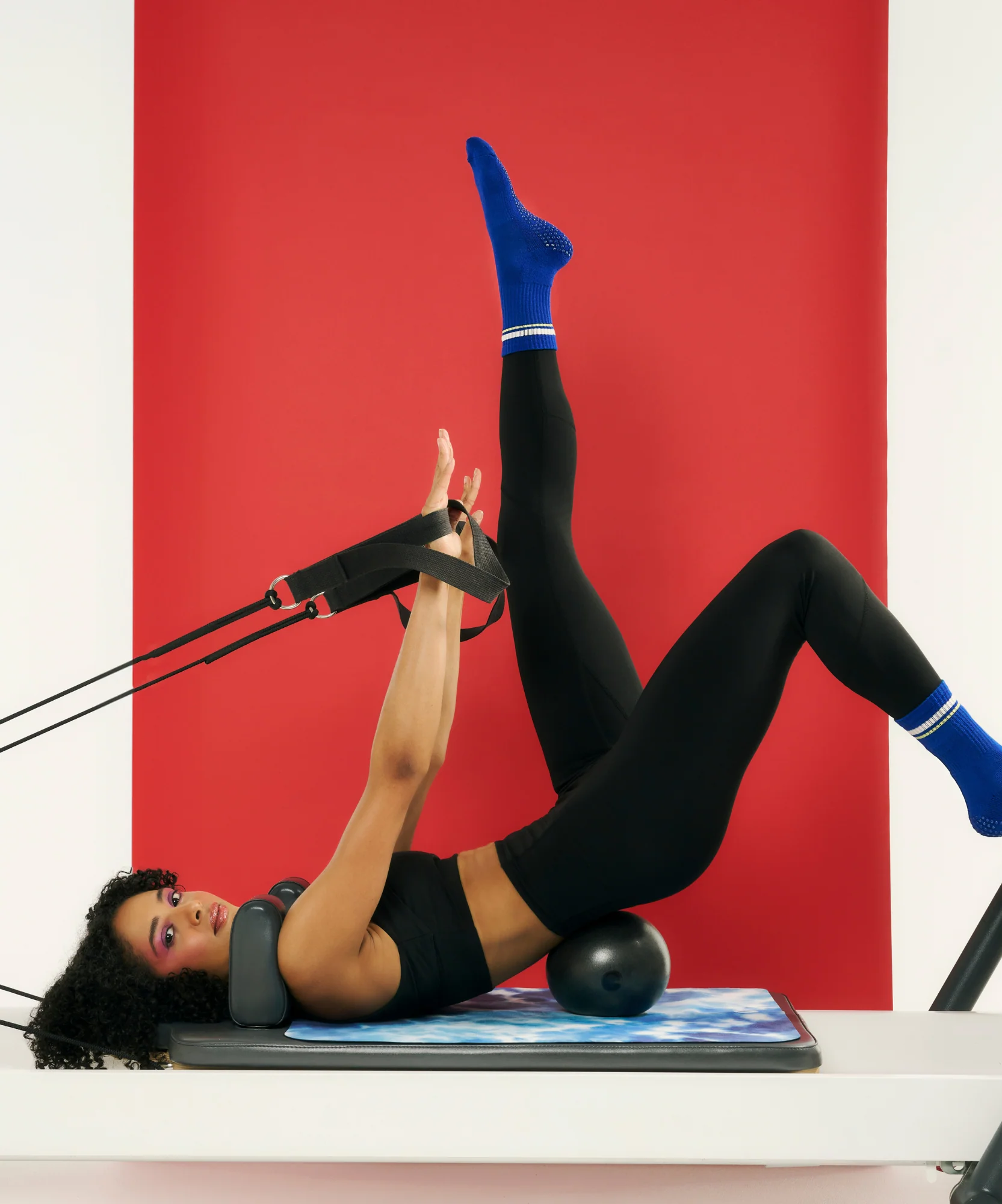 15-17cm Pilates Ball - Black - Image 2