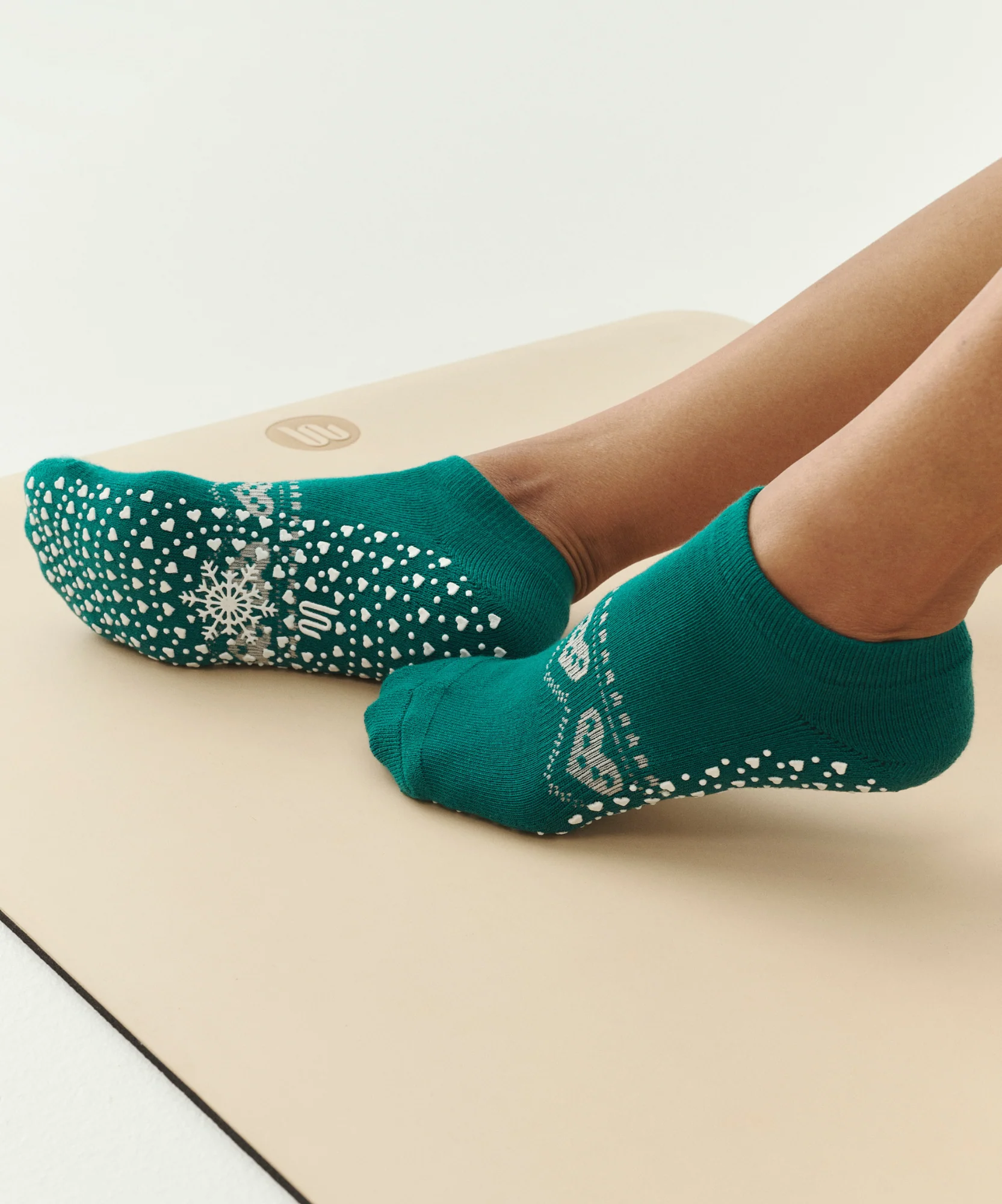 Low Rise Grip Socks - Alpine Heart Emerald