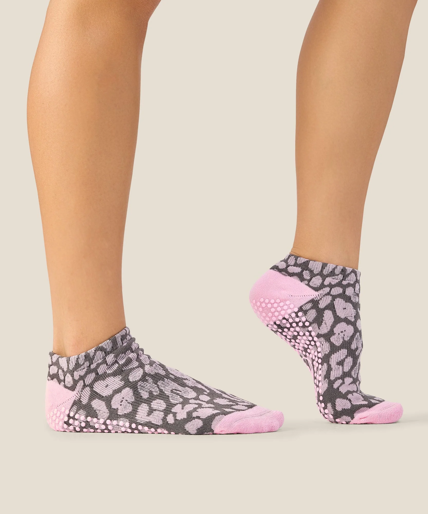 Low Rise Grip Socks - Cheetah Pink - Image 3