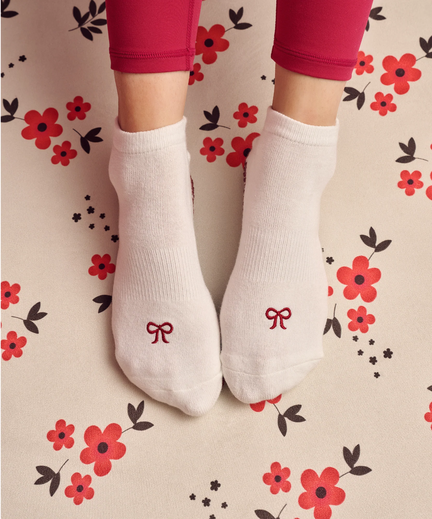 Low Rise Grip Socks - Whimsy Bow White
